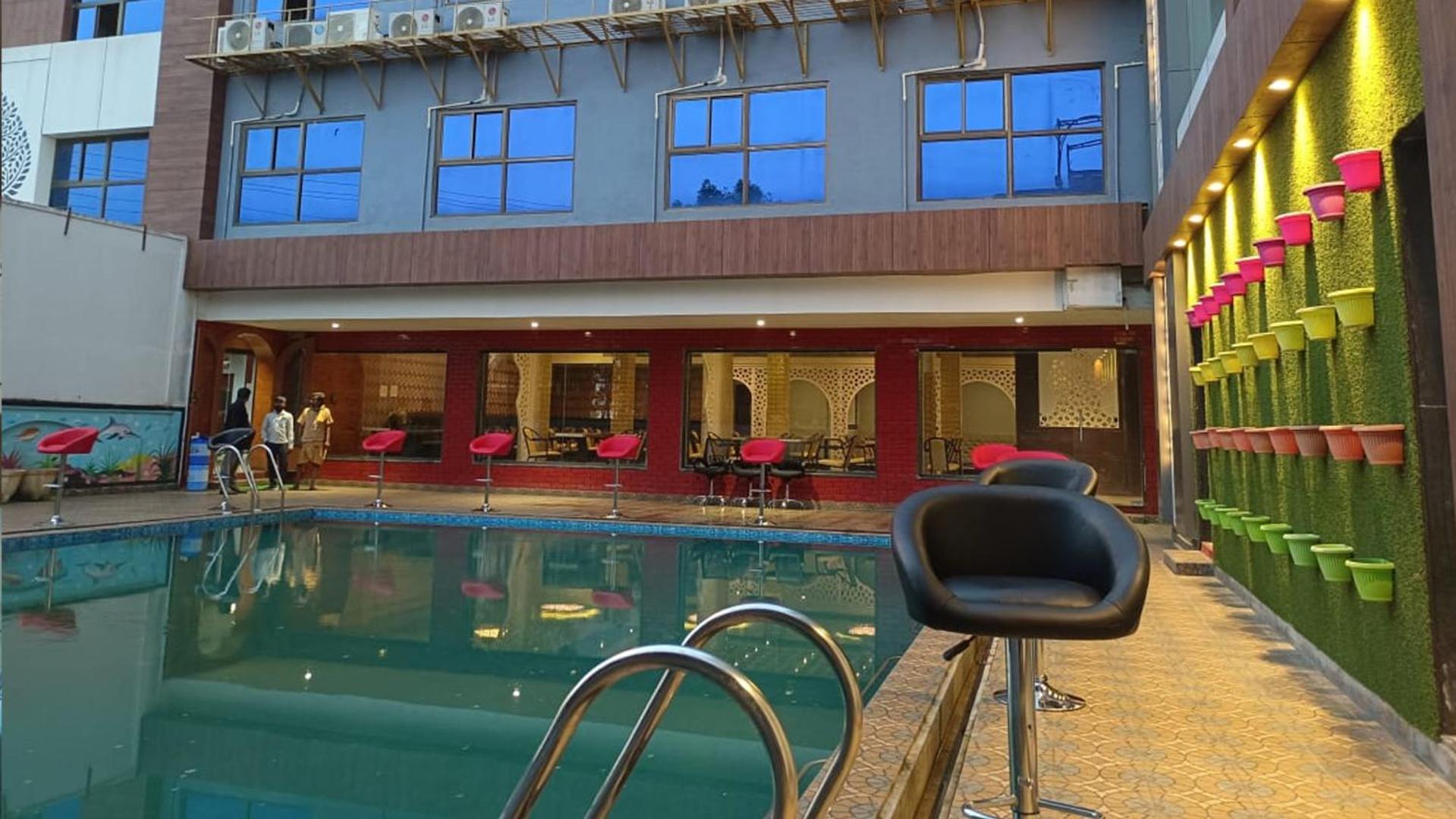 Atlantis Resort Spa Restaurant Swimming Pool, Banquet Hall, Guntur. Kültér fotó